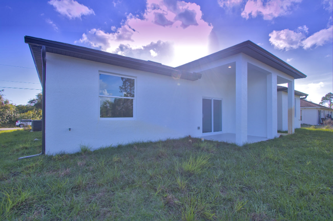 Building Photo - 5028 Locke Ln