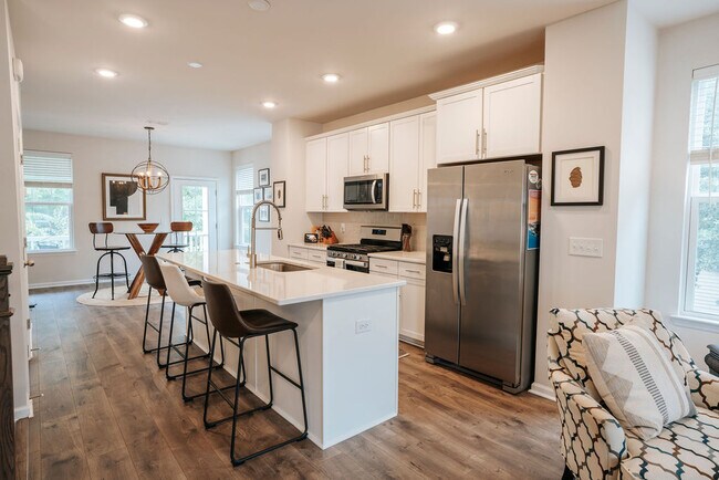Building Photo - 211 Harlequin Aly