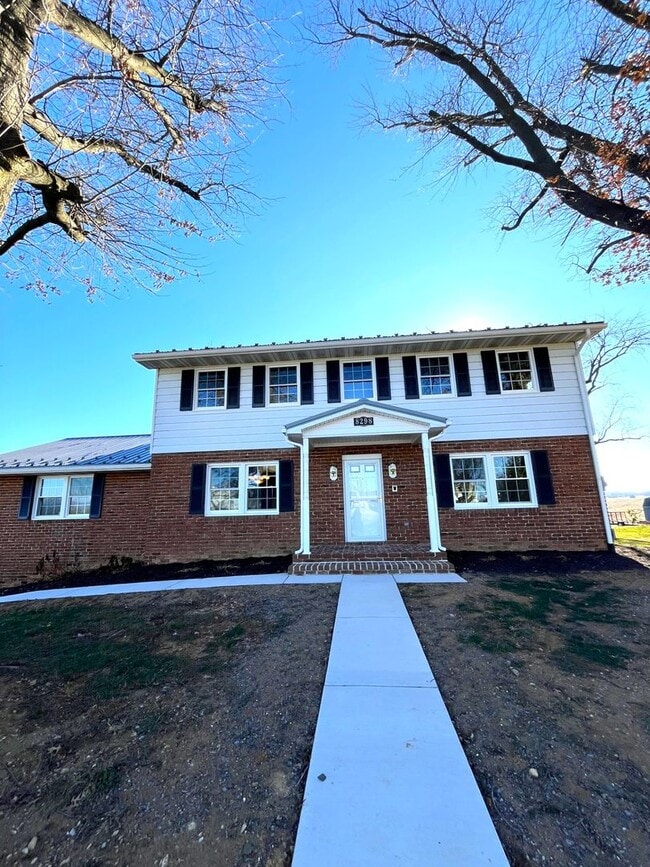 Building Photo - 8298 Scenic Dr