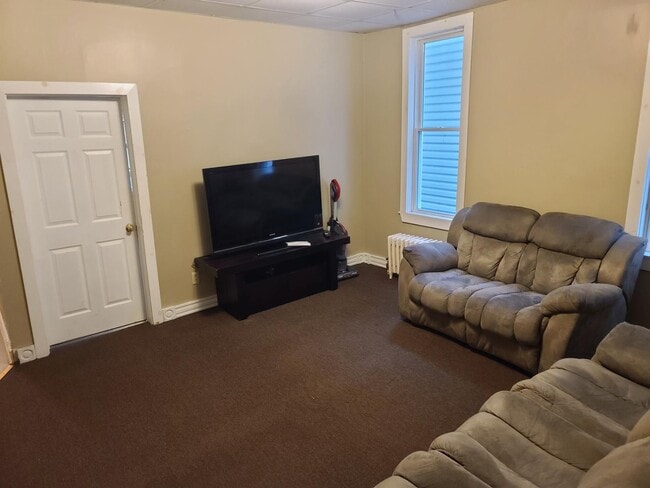 Gran sala de estar - 425 Taylor Ave