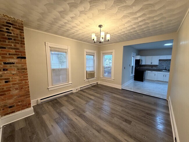 Foto del edificio - 129 Poplar Ave