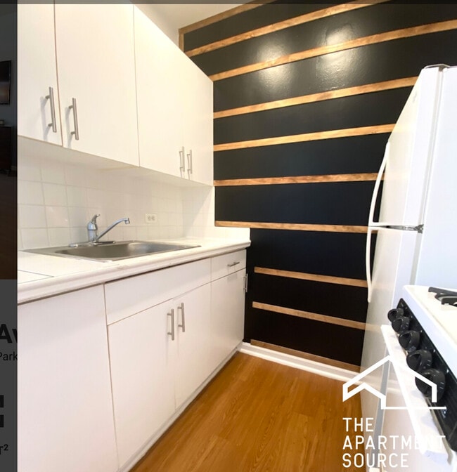 Foto del edificio - 4241 N Kenmore Ave