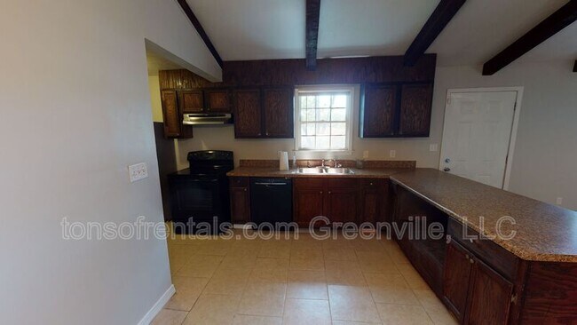 Building Photo - 224 Pinefield Dr