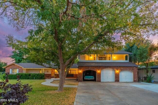 Building Photo - 1635 W Frier Dr