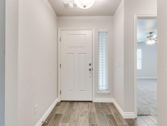 Foto del edificio - 15708 Potomac Dr