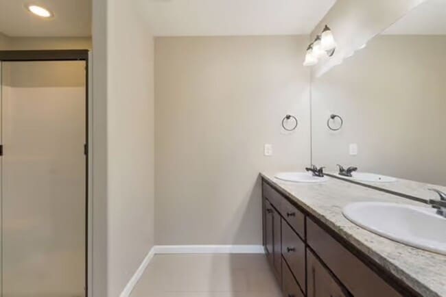 Building Photo - Woodridge - 2617A &amp; B