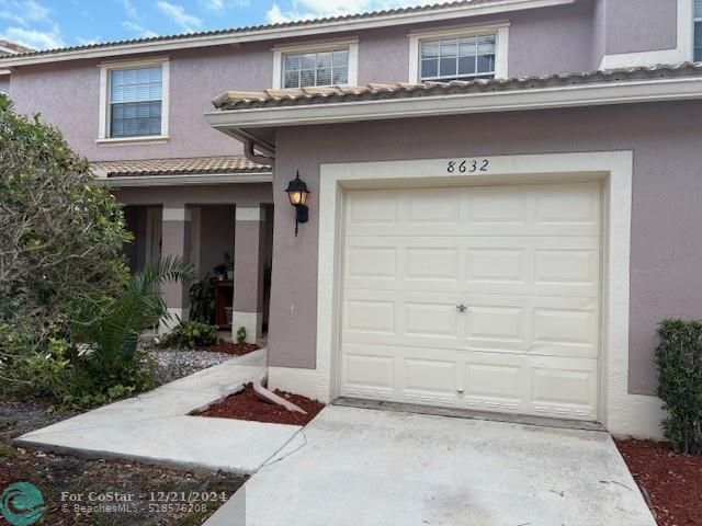 Foto principal - 8632 S Southgate Shores Cir