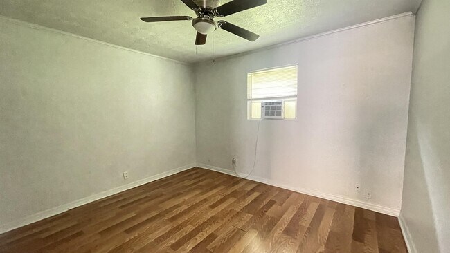 Building Photo - 5693 Atlee Ave