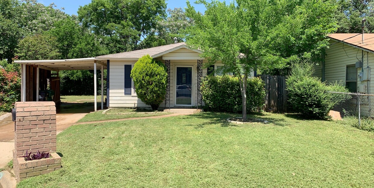 Primary Photo - 529 Park Ln