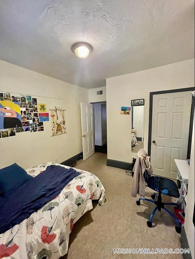 Building Photo - 880 Huntington Ave