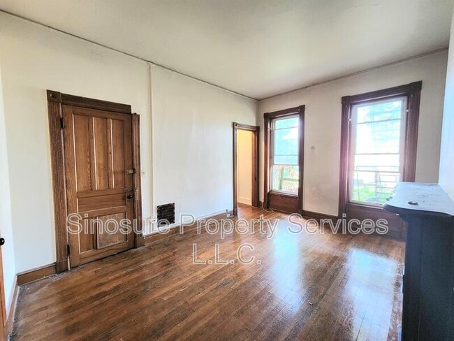 Building Photo - 449 State St