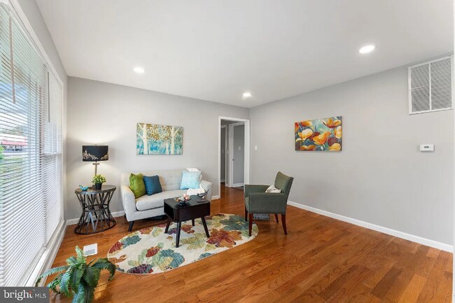 Foto del edificio - 2711 Edfeldt Dr