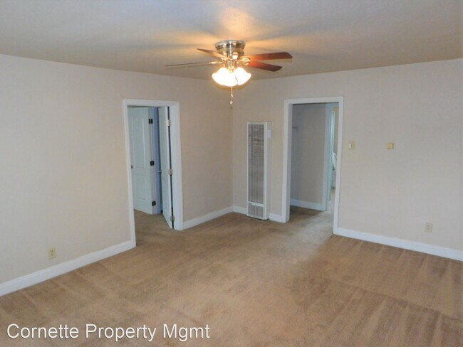 Building Photo - 2318 Oakmont St