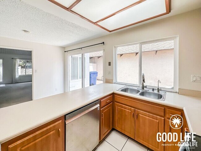 Foto del edificio - 6747 Parkside Ave