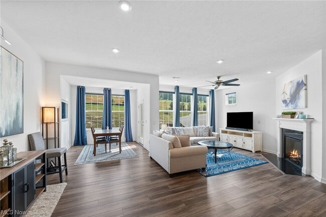 Building Photo - 875 Dipper Ln