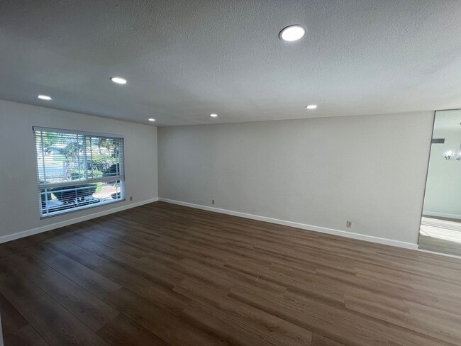 Foto del edificio - Great Large House ready for you to Make it a Home