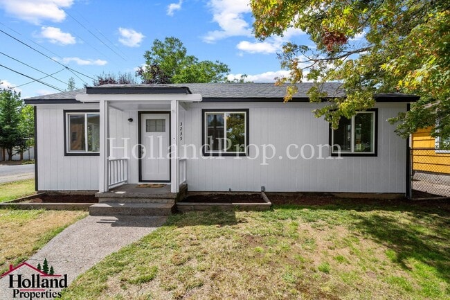 Photo - Charming Fully Renovated Bungalow with Mod... House