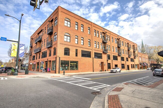 Foto del edificio - 1 E 3rd Ave