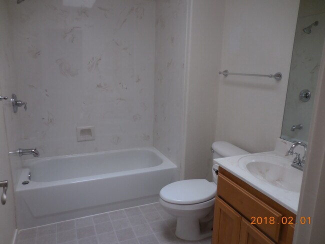 Building Photo - Nice Three Bedroom House