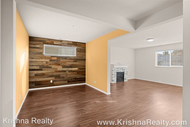 Foto del edificio - 4 br, 3 bath House - 5010 NE 126th Avenue