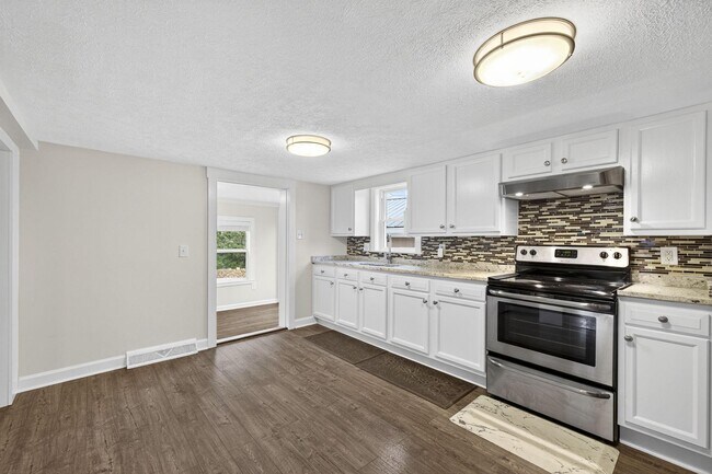 Foto del edificio - 239 McDonald Rd