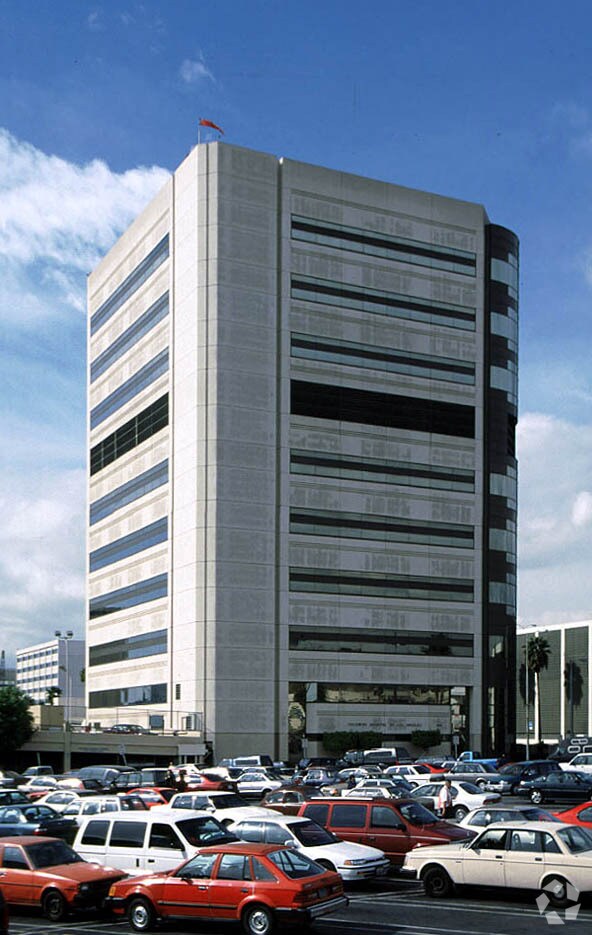 Building Photo - Hollyview