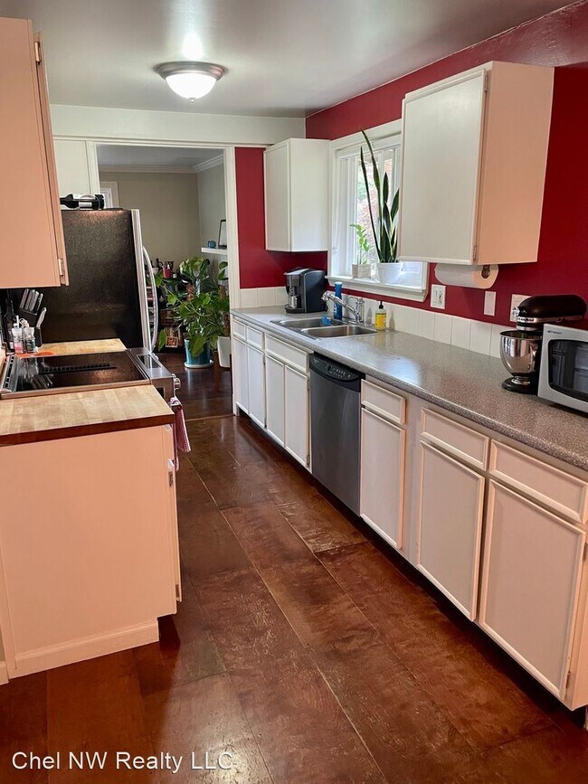 Foto del edificio - 2 br, 1 bath House - 5008 Puget Blvd SW