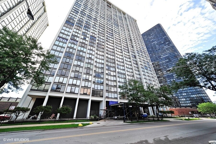 Foto principal - 5445 N Sheridan Rd