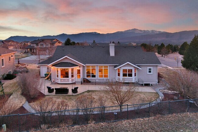 Foto del edificio - 10071 Clovercrest Dr