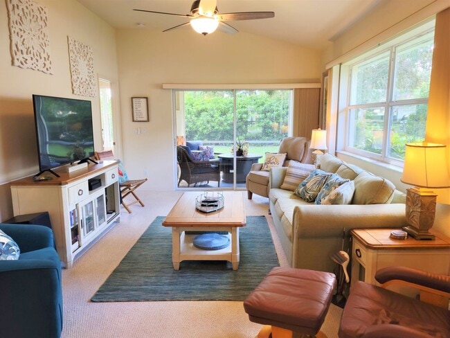 Building Photo - Seasonal Short-Term Villa located in the Auburn Cove Community with Community Pool!