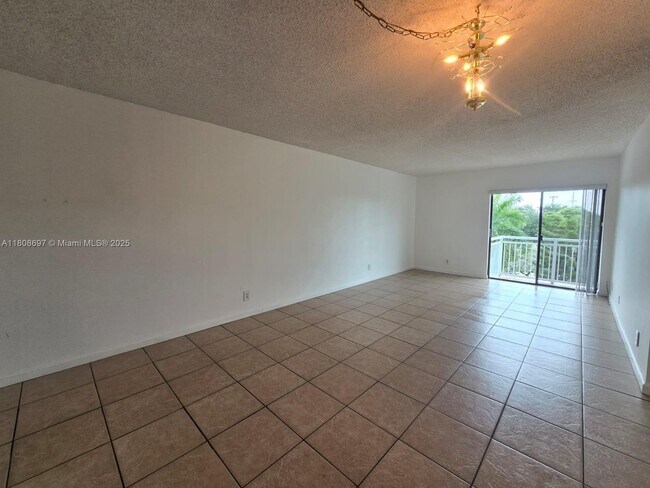 Foto del edificio - 405 S Pine Island Rd