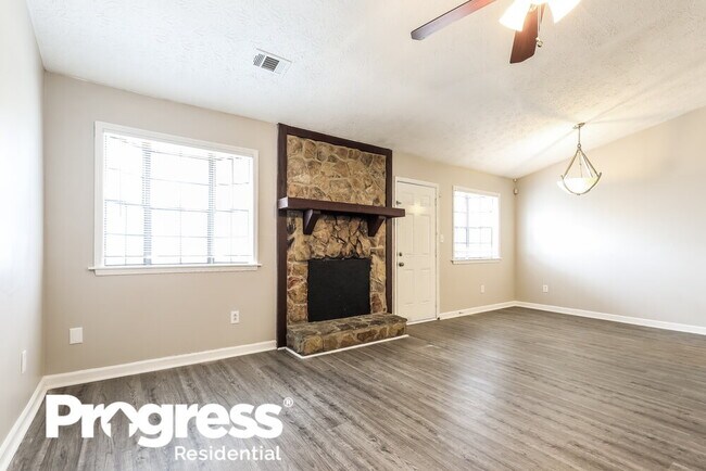 Building Photo - 9359 Wood Knoll Ln