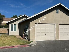Building Photo - 504 W Ave J4