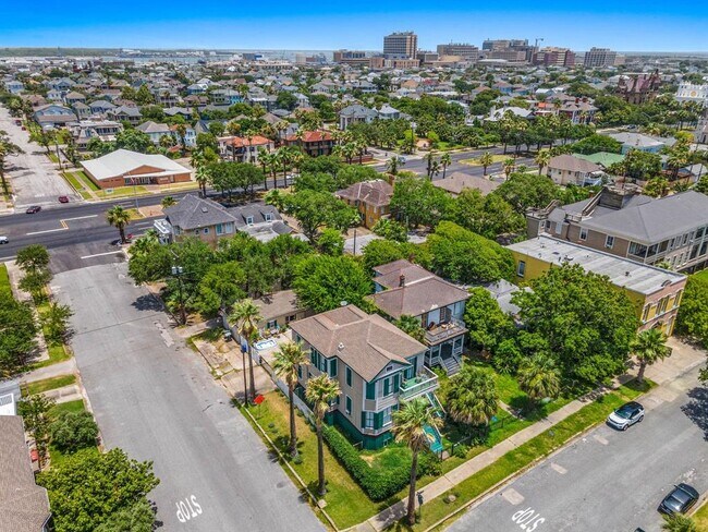 Building Photo - 1628 Avenue K