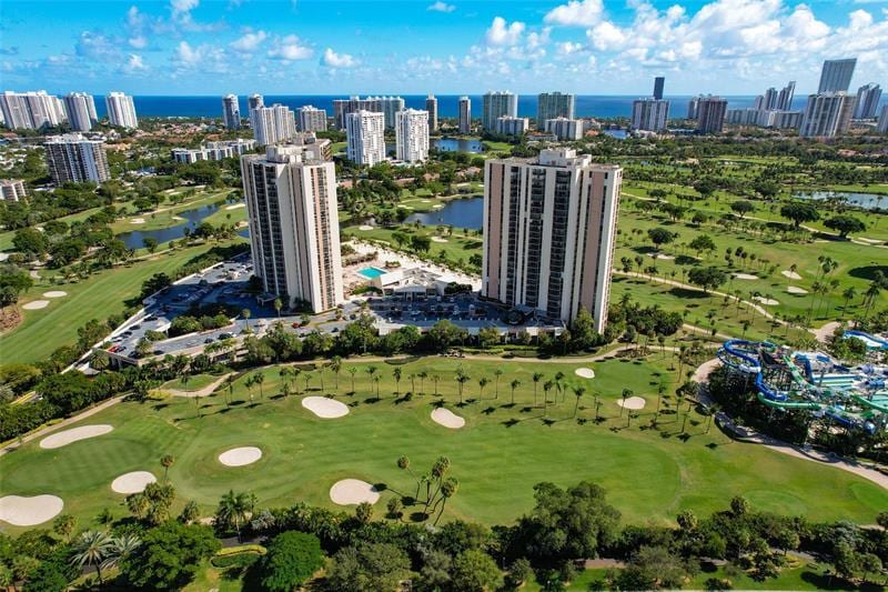 Foto principal - 20329 W Country Club Dr