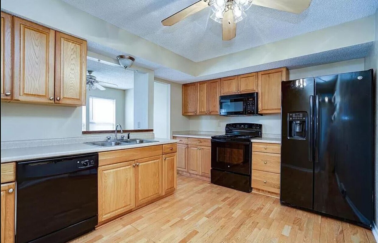 Countryshire Apartments Townhomes for Rent Kansas City, MO