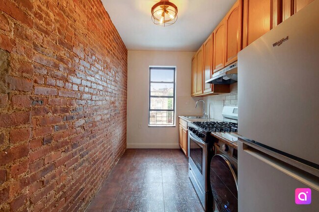 Building Photo - 31-15 32nd St