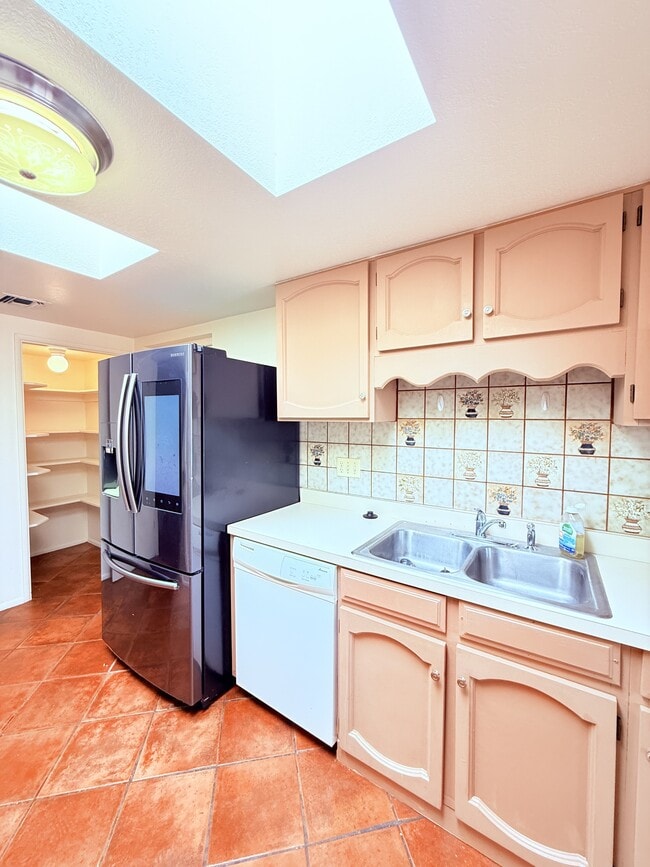 Foto del edificio - 3554-P3554 East 5th Street