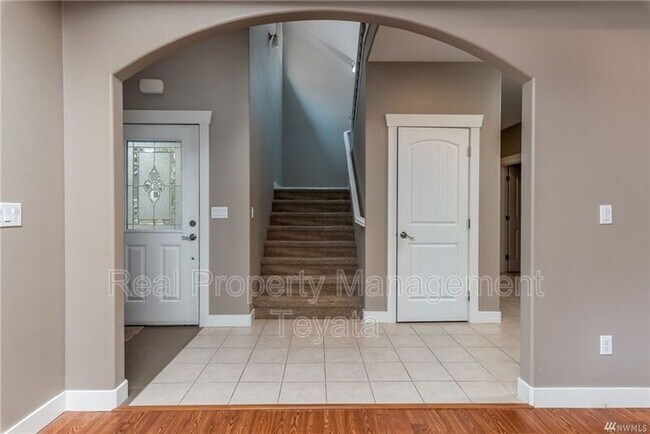 Building Photo - 517 Harman Way