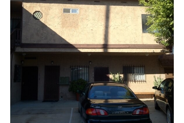 Foto del edificio - 1015 E 20th St