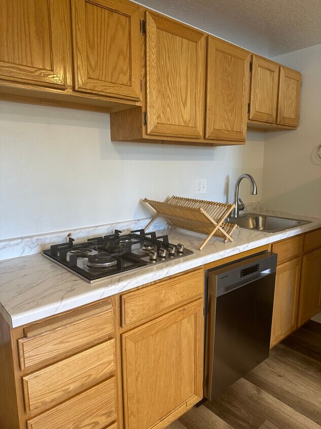 COCINA - 761 S 1000 E