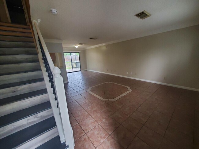 Building Photo - 5715 Allbrook