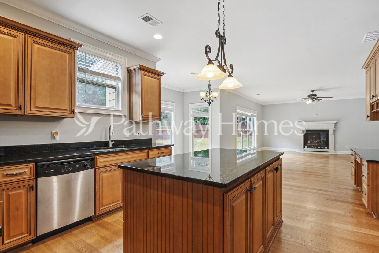 Foto del edificio - 535 Dickson Springs Rd