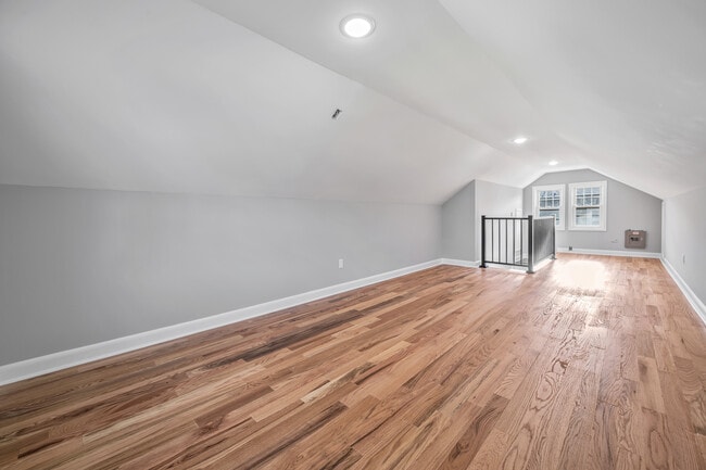 3er piso, habitación o estudio - 64 Hudson Ave