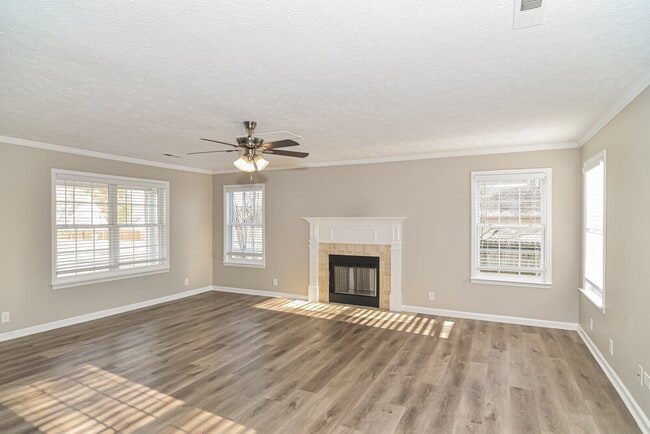 Building Photo - 211 Sam Davis Dr