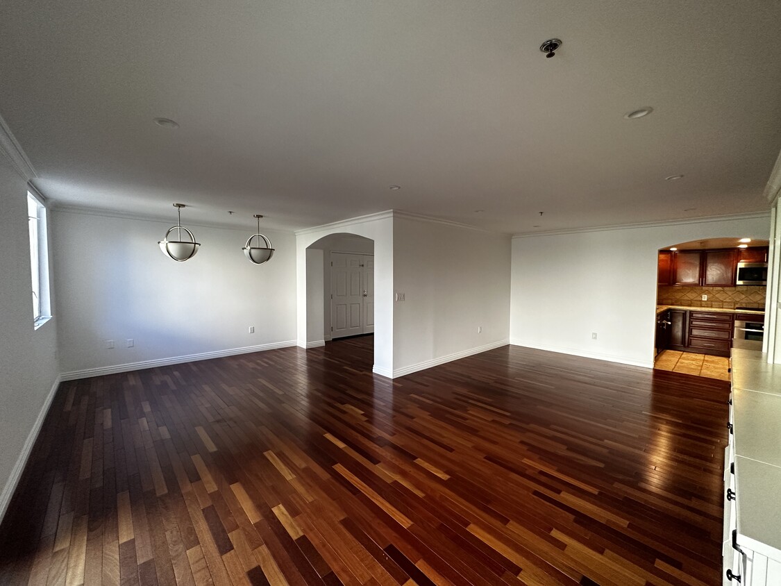 Living room/dining room space - 4501 Cedros Ave