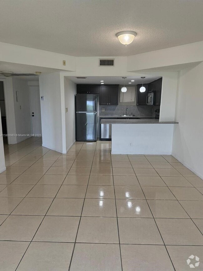 Building Photo - 8290 Lake Dr