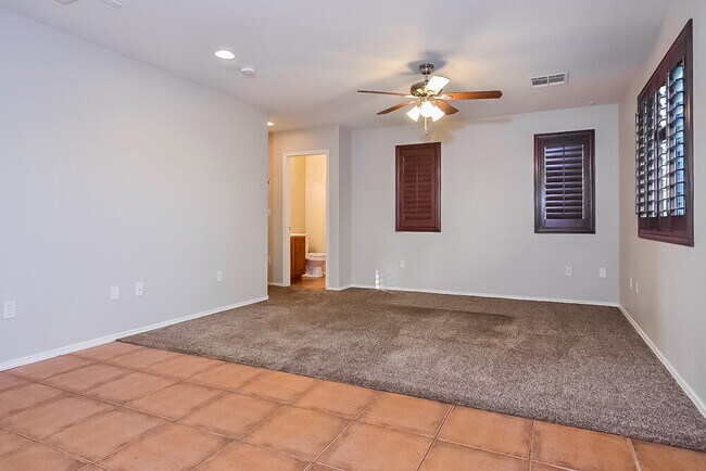 Building Photo - 10457 MIHELA Ave
