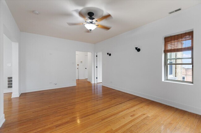 Foto del edificio - 4057 N Spaulding Ave