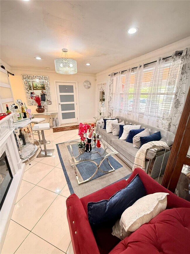 Foto del edificio - 7666 La Salle Blvd